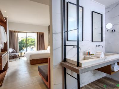 Dom Boutique Hotel 06